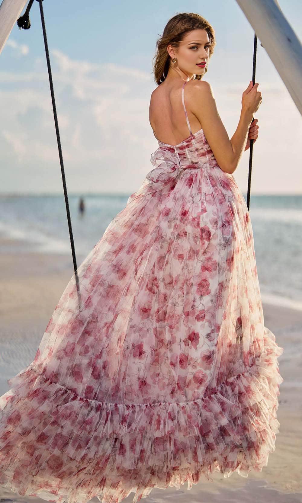 Vestido de fiesta sin mangas, corte A, tirantes finos, espalda abierta, escote corazón, fruncido y capas / Vestido de fiesta en tienda